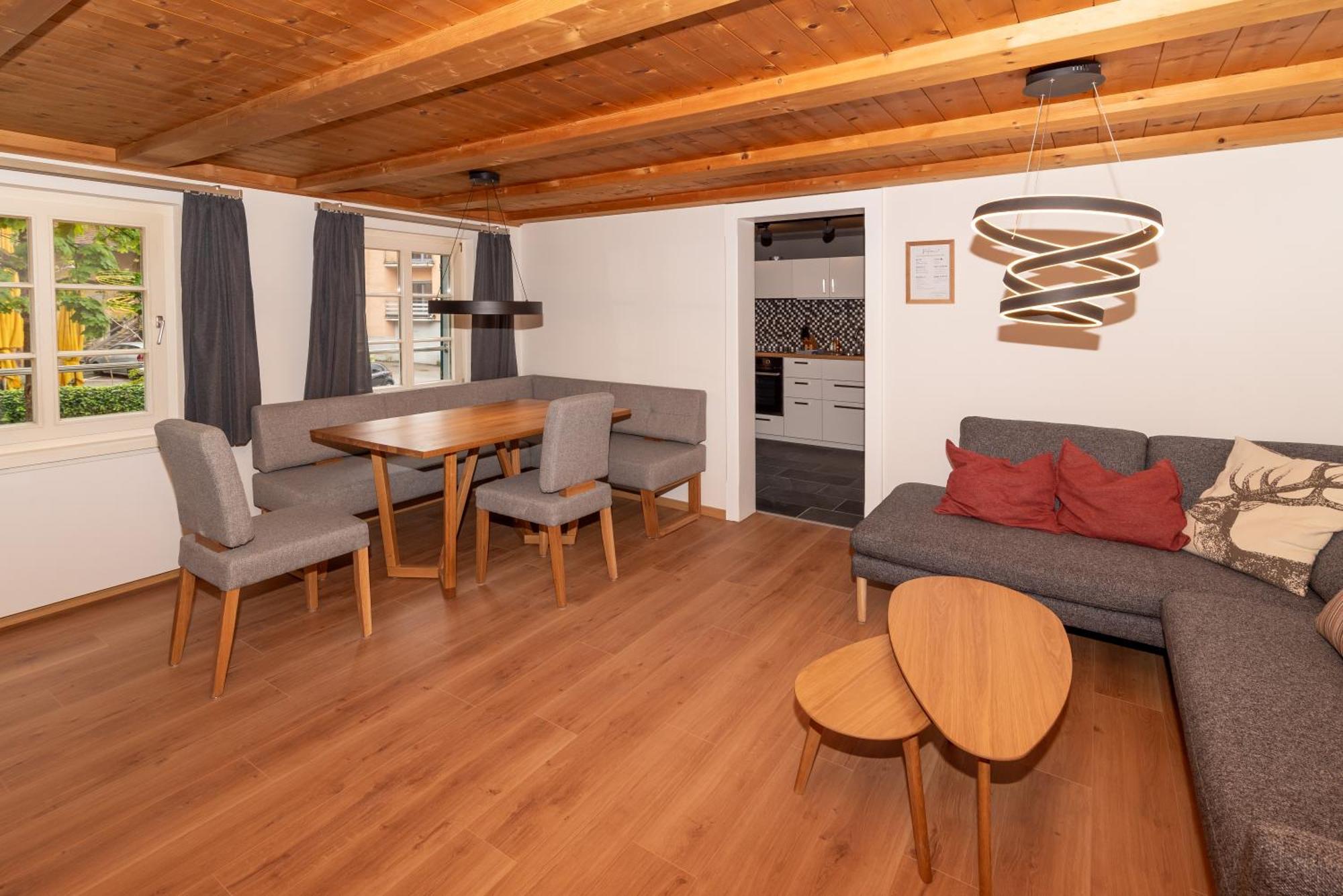 Crimson Cottage Apartments Dornbirn Buitenkant foto