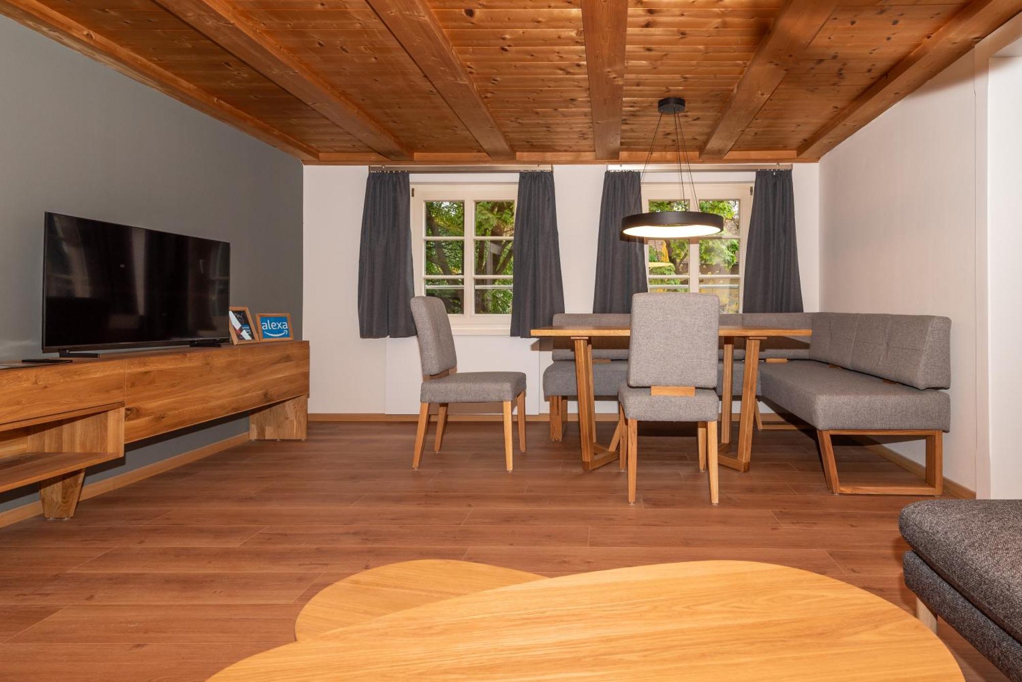 Crimson Cottage Apartments Dornbirn Buitenkant foto