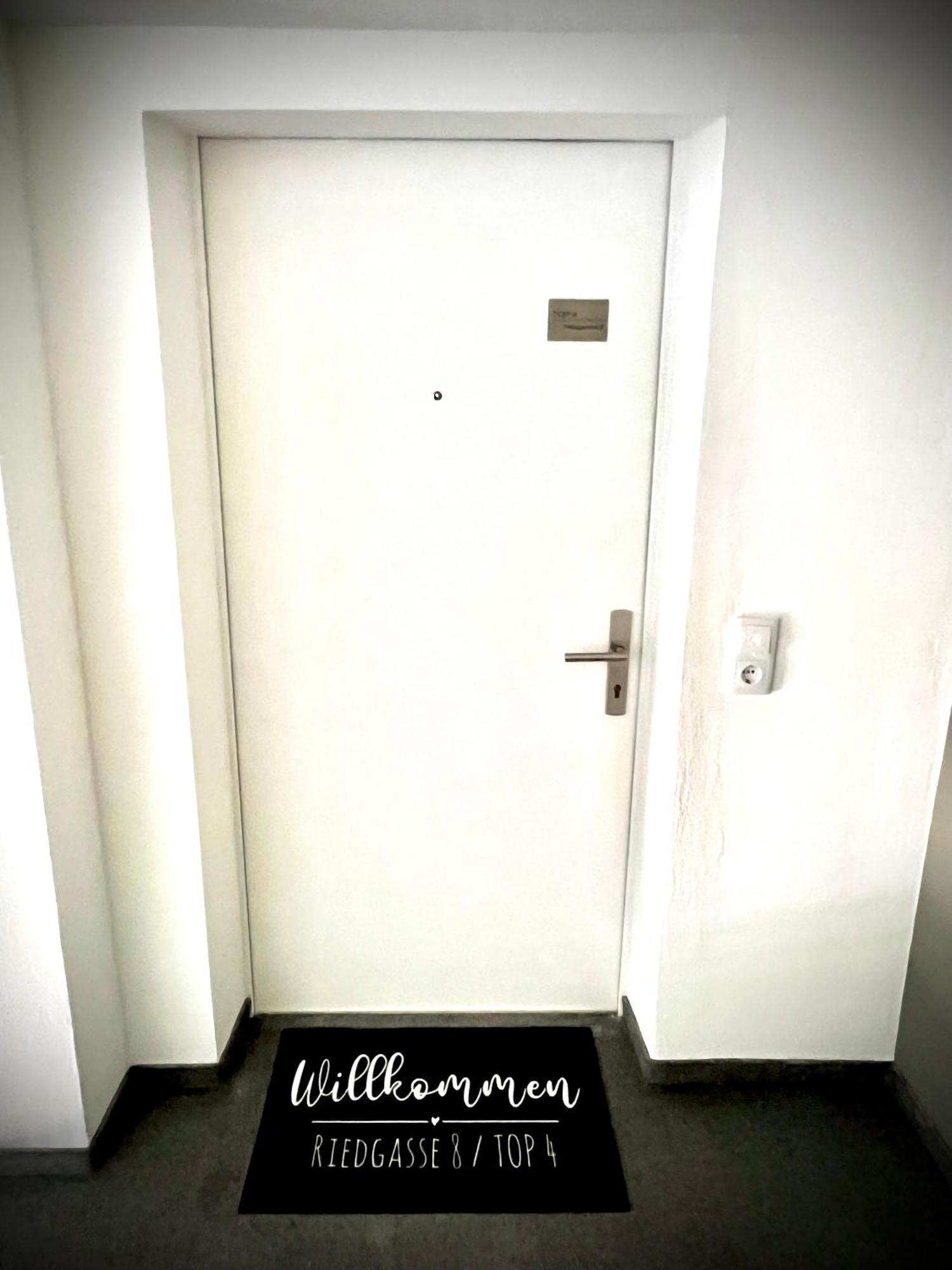 Crimson Cottage Apartments Dornbirn Buitenkant foto