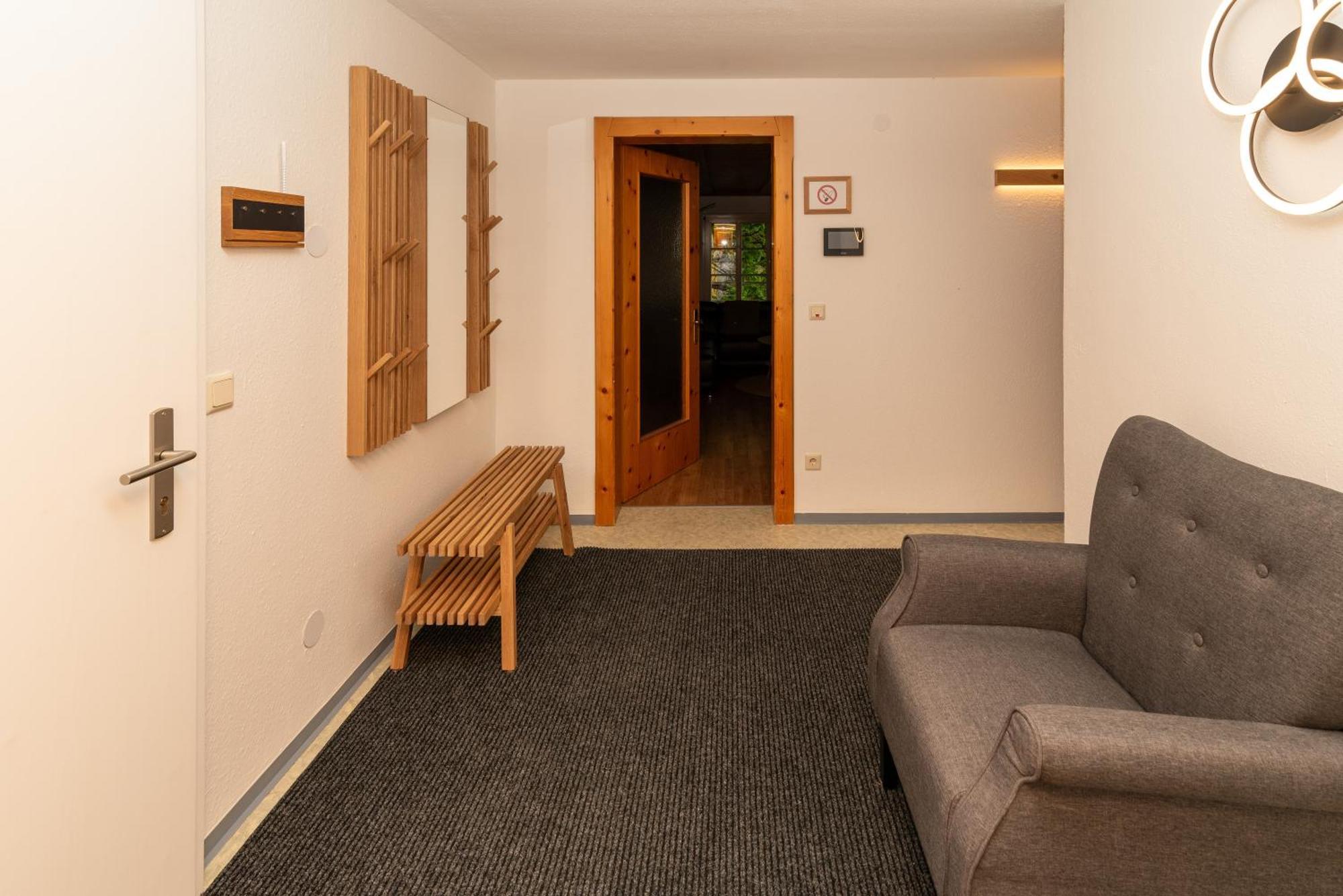 Crimson Cottage Apartments Dornbirn Buitenkant foto