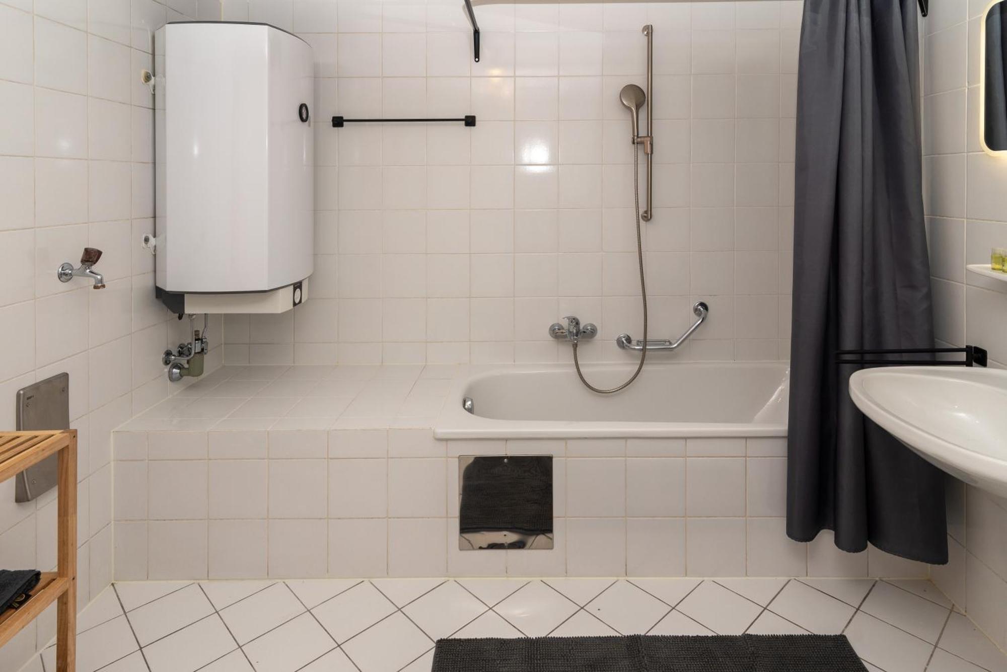 Crimson Cottage Apartments Dornbirn Buitenkant foto