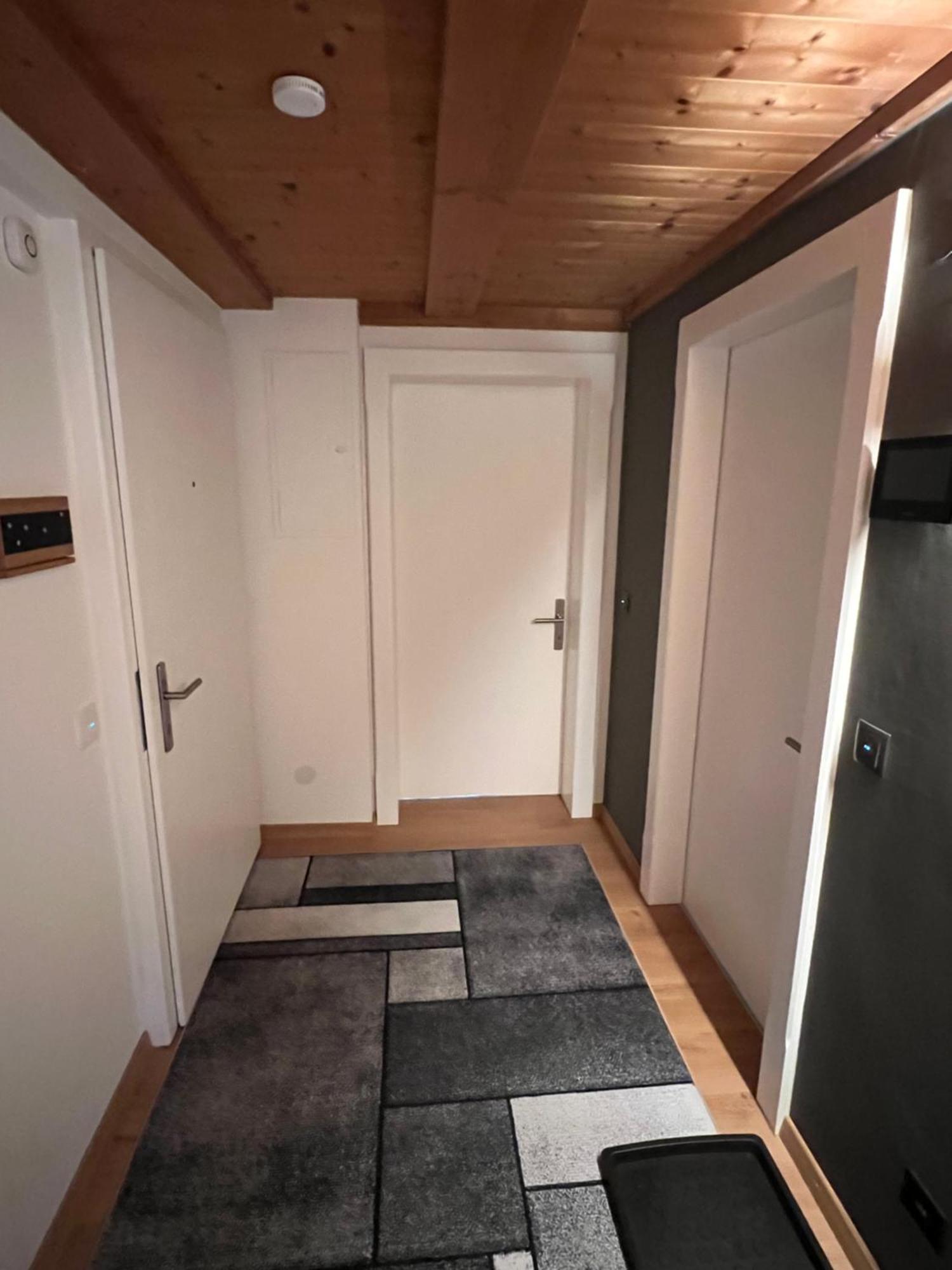 Crimson Cottage Apartments Dornbirn Buitenkant foto