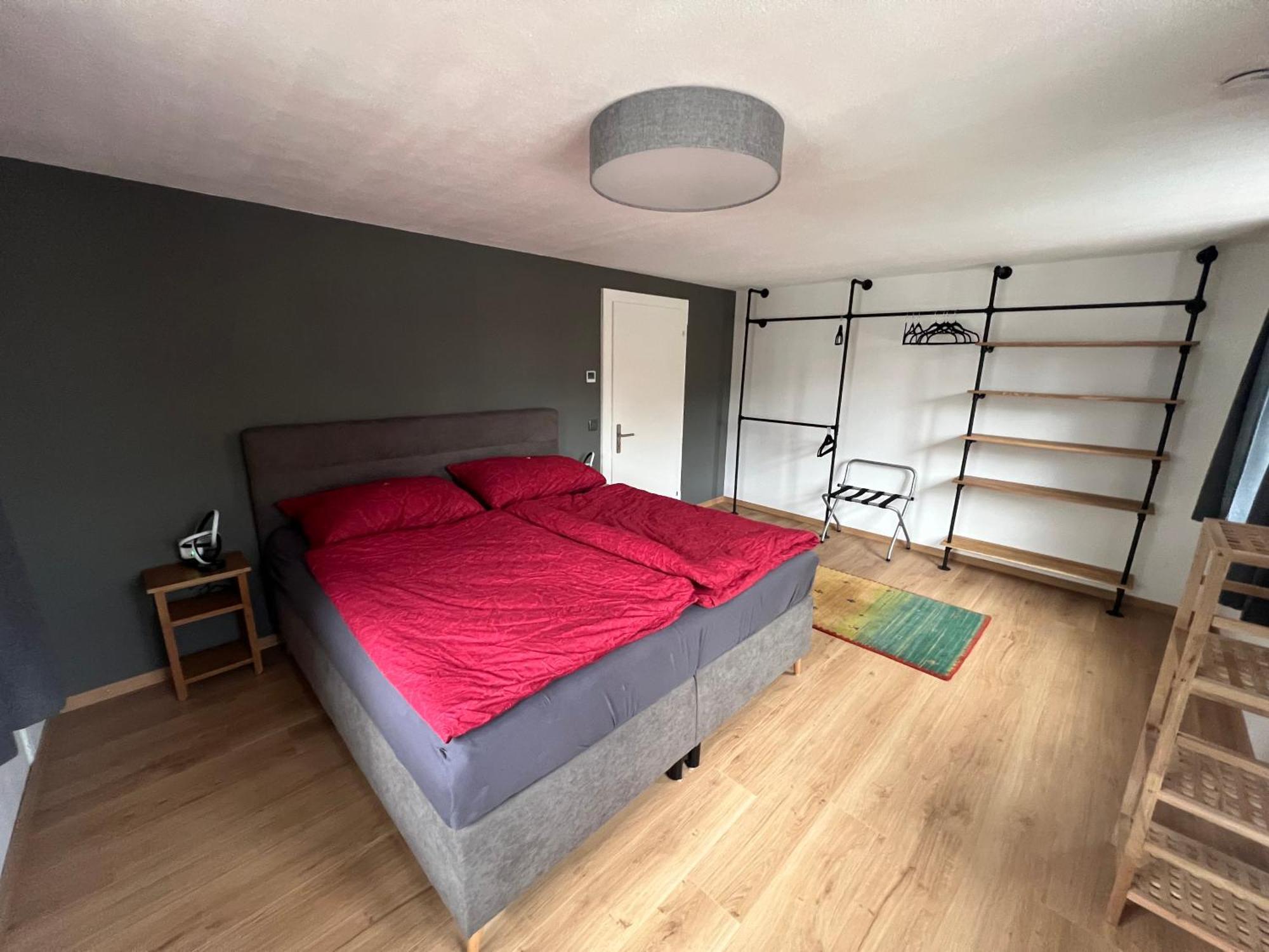 Crimson Cottage Apartments Dornbirn Buitenkant foto