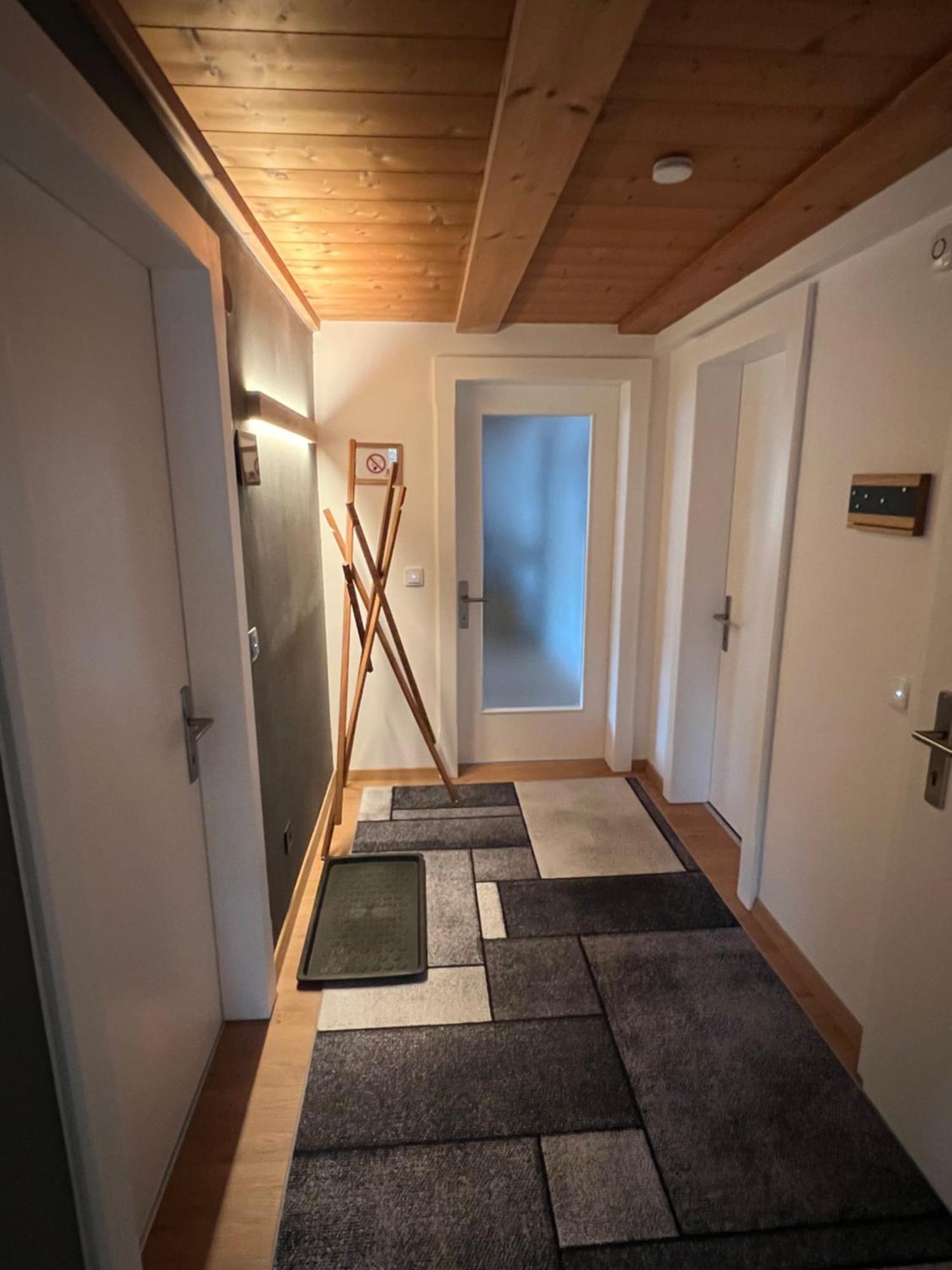 Crimson Cottage Apartments Dornbirn Buitenkant foto